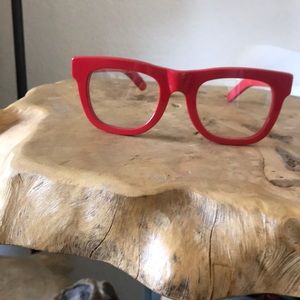 SUPER red glasses